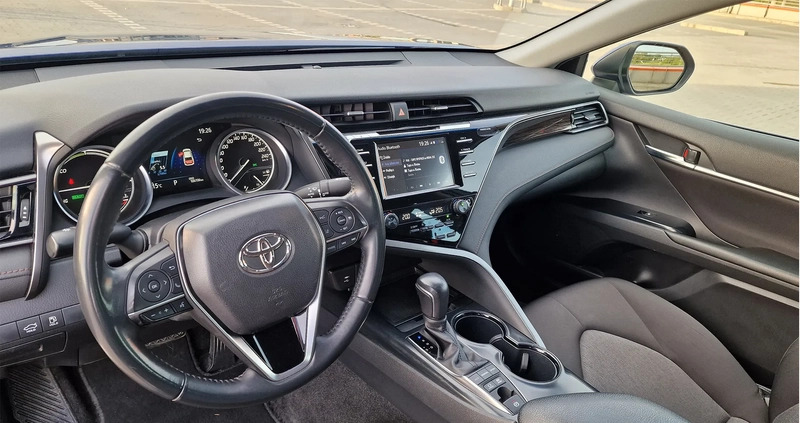 Toyota Camry cena 100400 przebieg: 106800, rok produkcji 2019 z Warszawa małe 352